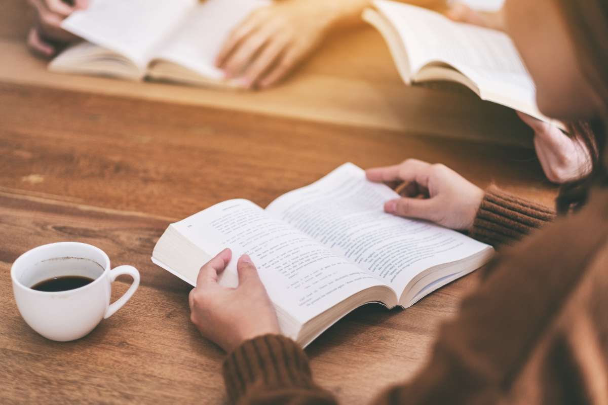 Comment la lecture réduit le stress et l’anxiété